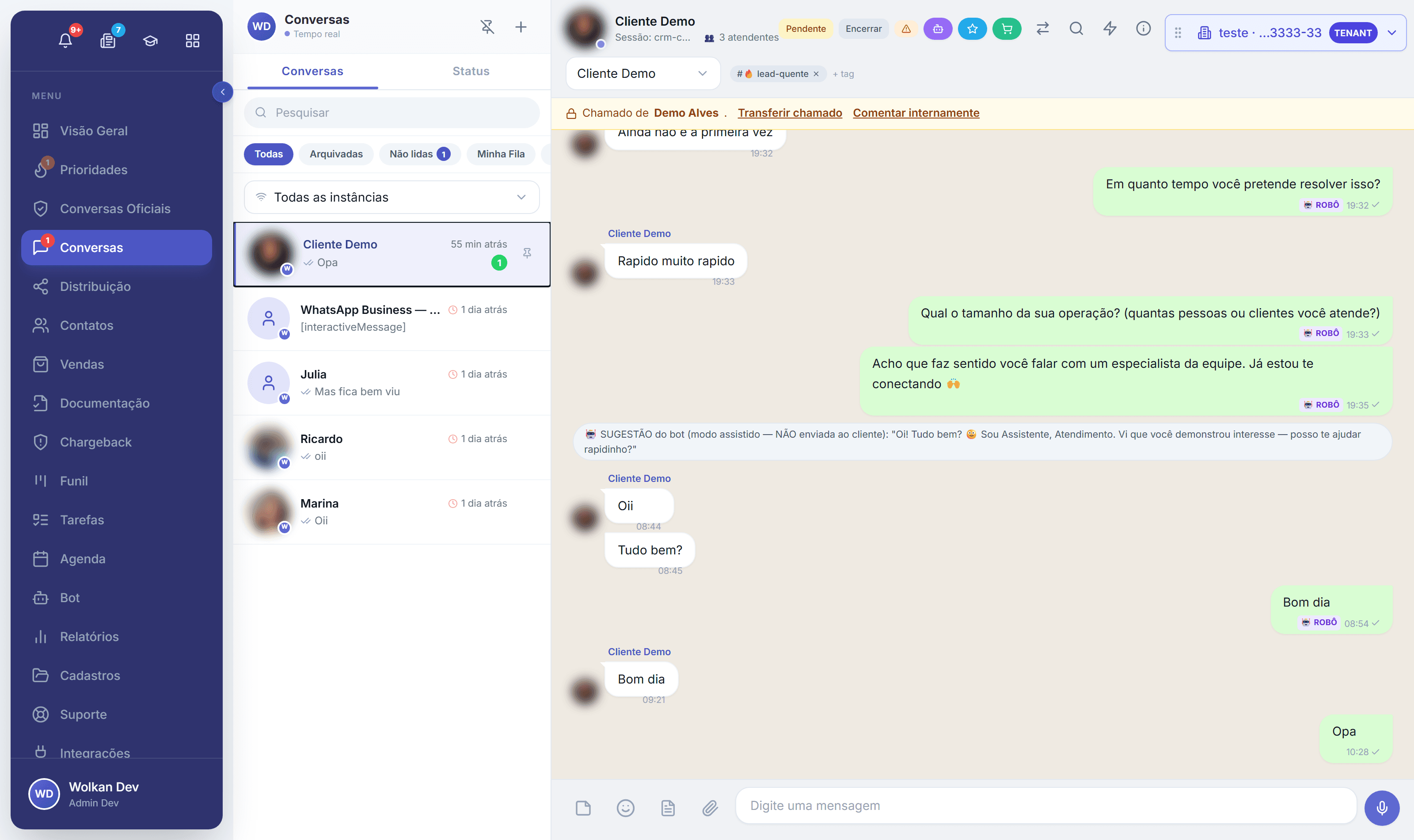 Tela de conversas com a fila de atendimentos e o chat aberto